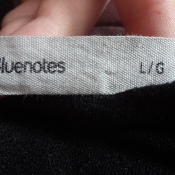 Bluenotes large black crop top - Picture 2 of 2